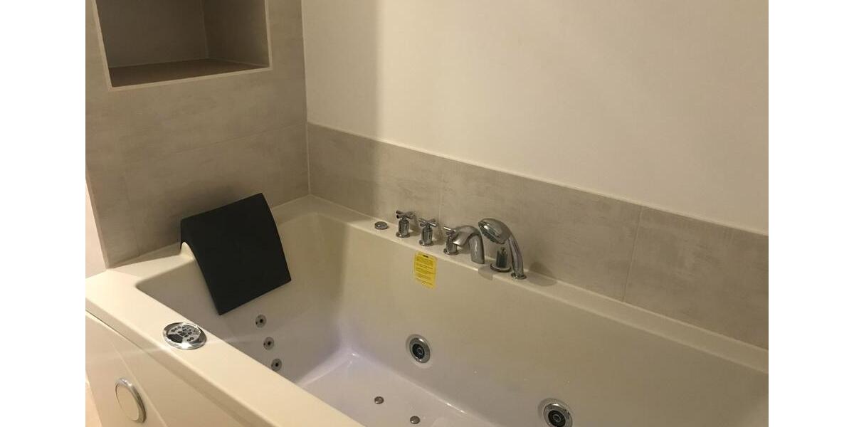 EBK, modern sehr schön renoviert, EG, von privat 3 zimmer