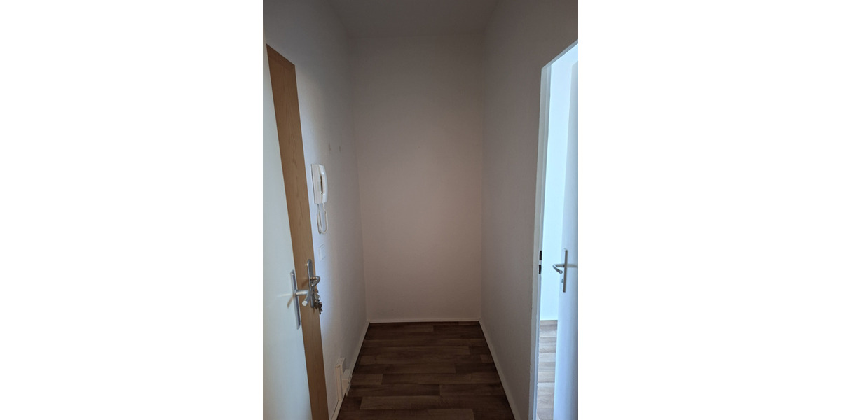 Etagenwohnung Neustrelitz - 1 Zimmer, 26 m&sup2;, 195&euro; | Angebot:25871661
