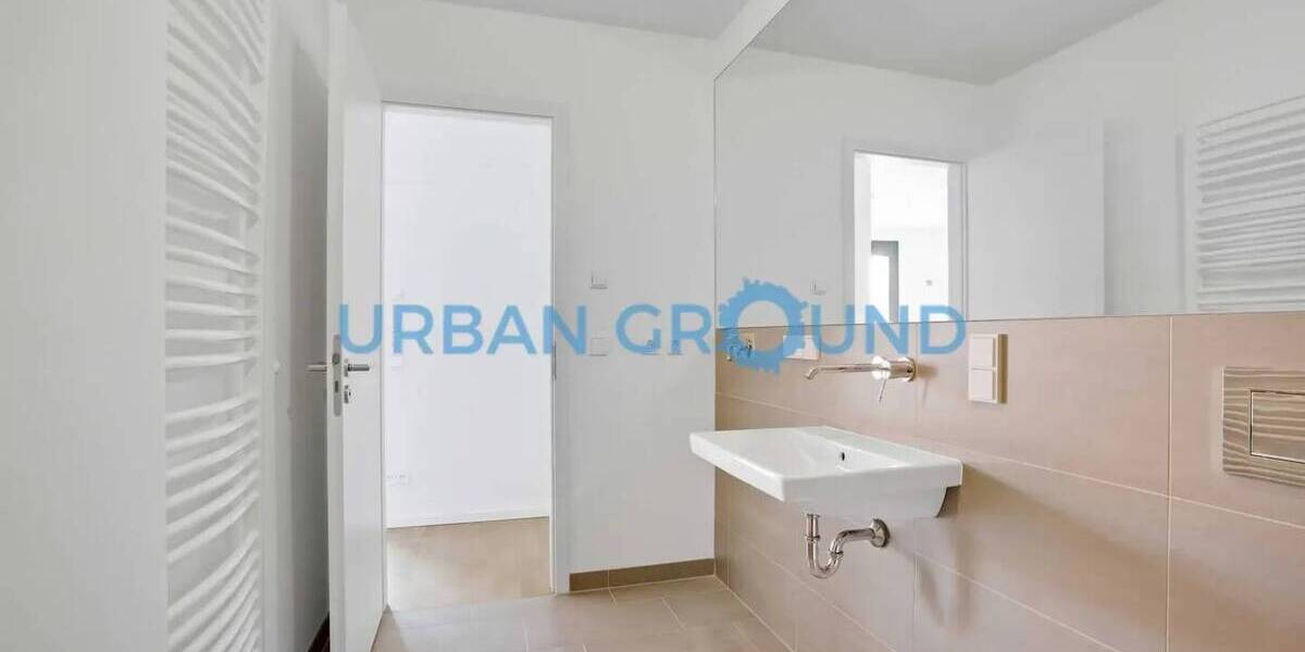 Etagenwohnung Berlin Mitte - 3 Zimmer, 81 m&sup2;, 2.160&euro; | Angebot:26886585