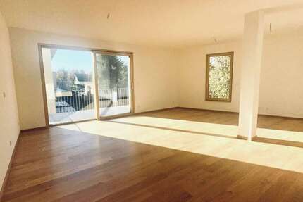 Wohnung zum Mieten in Markkleeberg 2.490 € 126 m² 4 zimmer