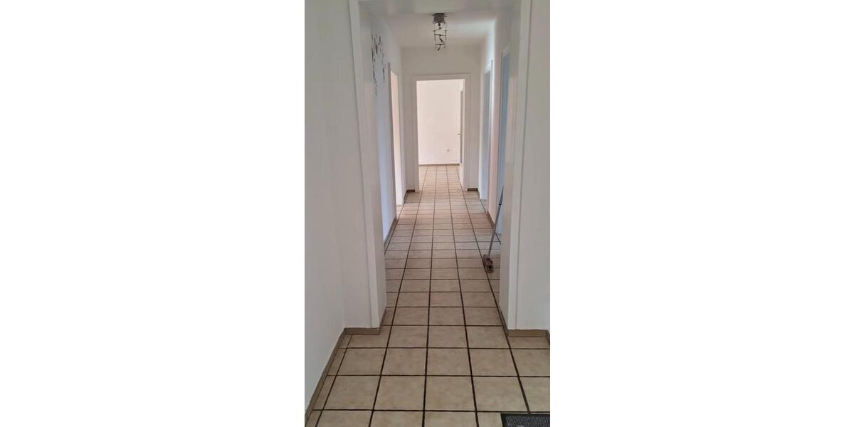 Etagenwohnung Eslohe (Sauerland) - 4 Zimmer, 107 m&sup2;, 660&euro; | Angebot:25402753