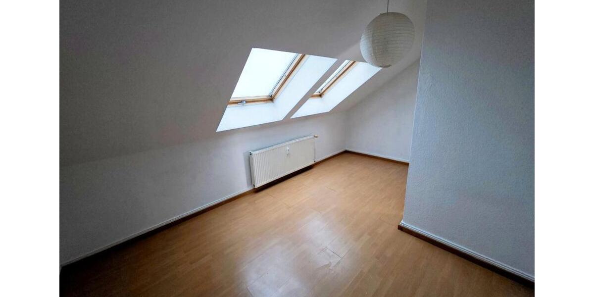 Dachgeschoßwohnung Schwerin - 3 Zimmer, 67 m&sup2;, 668&euro; | Angebot:26131823