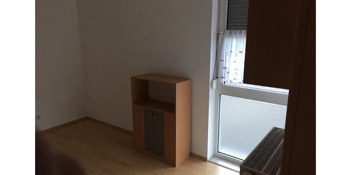 Hochparterre Kassel Bettenhausen - 4 Zimmer, 105 m&sup2;, 1.000&euro; | Angebot:24841844