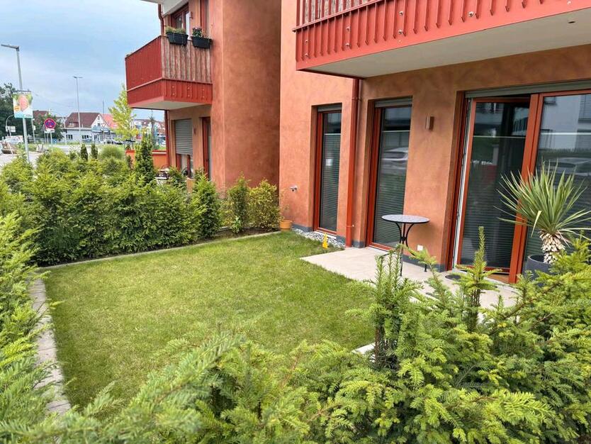 * Neuwertig und Modern ! 1-ZKB Wohnung mit Terrasse und Garten *