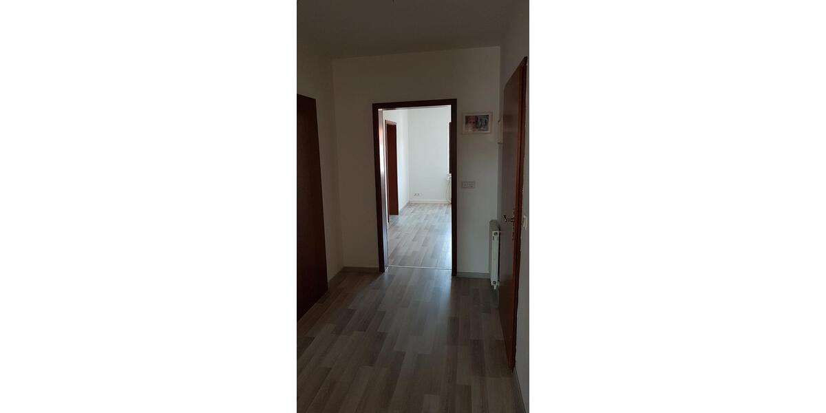 Dachgeschoßwohnung Bischofswerda - 2.5 Zimmer, 75 m&sup2;, 420&euro; | Angebot:26688574