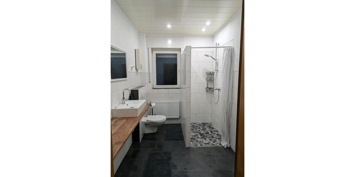 Etagenwohnung Siegen - 4.5 Zimmer, 105 m&sup2;, 100&euro; | Angebot:25258830