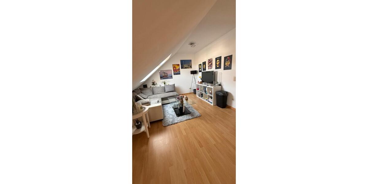 Dachgeschoßwohnung Wolfsburg - 2 Zimmer, 60 m&sup2;, 555&euro; | Angebot:25395003