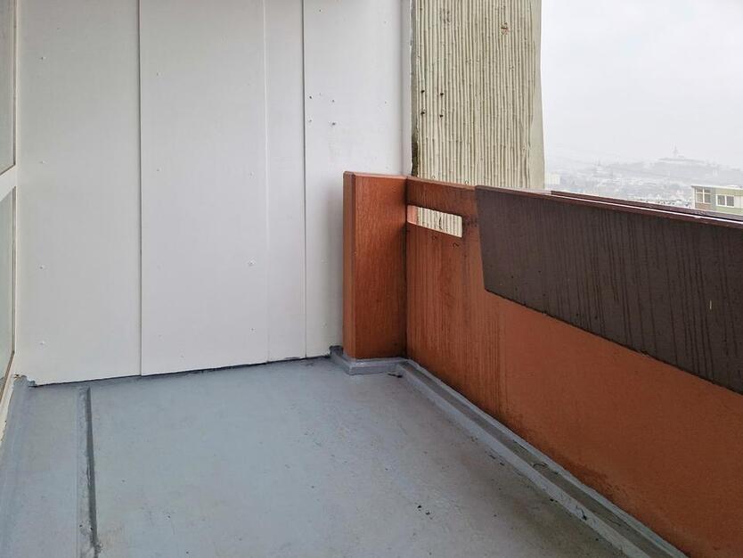 Große und frisch renovierte 3-Zimmer-Wohnung mit Balkon und zwei Bädern zimmer