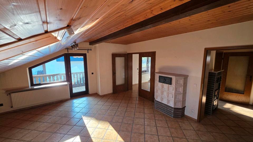 Dachgeschoßwohnung Meckesheim - 4 Zimmer, 134 m&sup2;, 1.500&euro; | Angebot:26007783