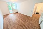 **Was will man mehr? +Balkon +frisch gestrichen +Laminat +modernes Badezimmer** zimmer