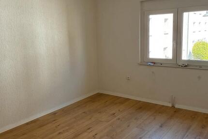 Wohnen auf Zeit Kornwestheim - 4 Zimmer, 75 m&sup2;, 500&euro; | Angebot:25436617