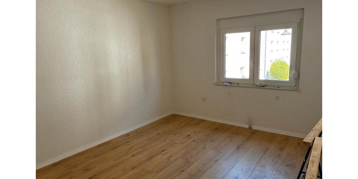 Wohnen auf Zeit Kornwestheim - 4 Zimmer, 75 m&sup2;, 500&euro; | Angebot:25436617