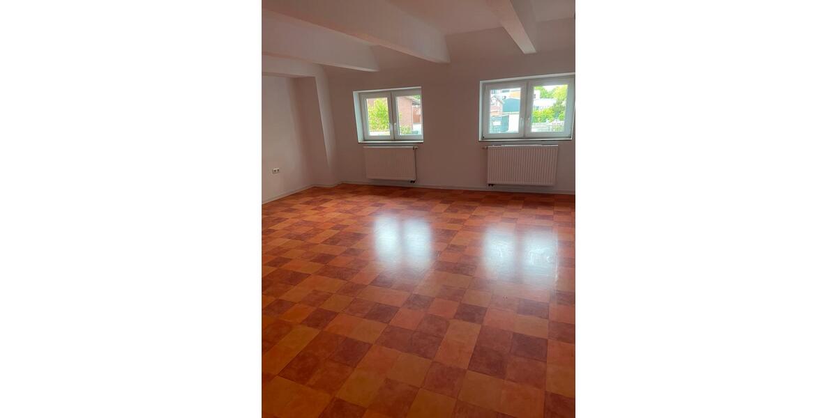 Etagenwohnung Friesoythe - 3 Zimmer, 140 m&sup2;, 900&euro; | Angebot:26498275