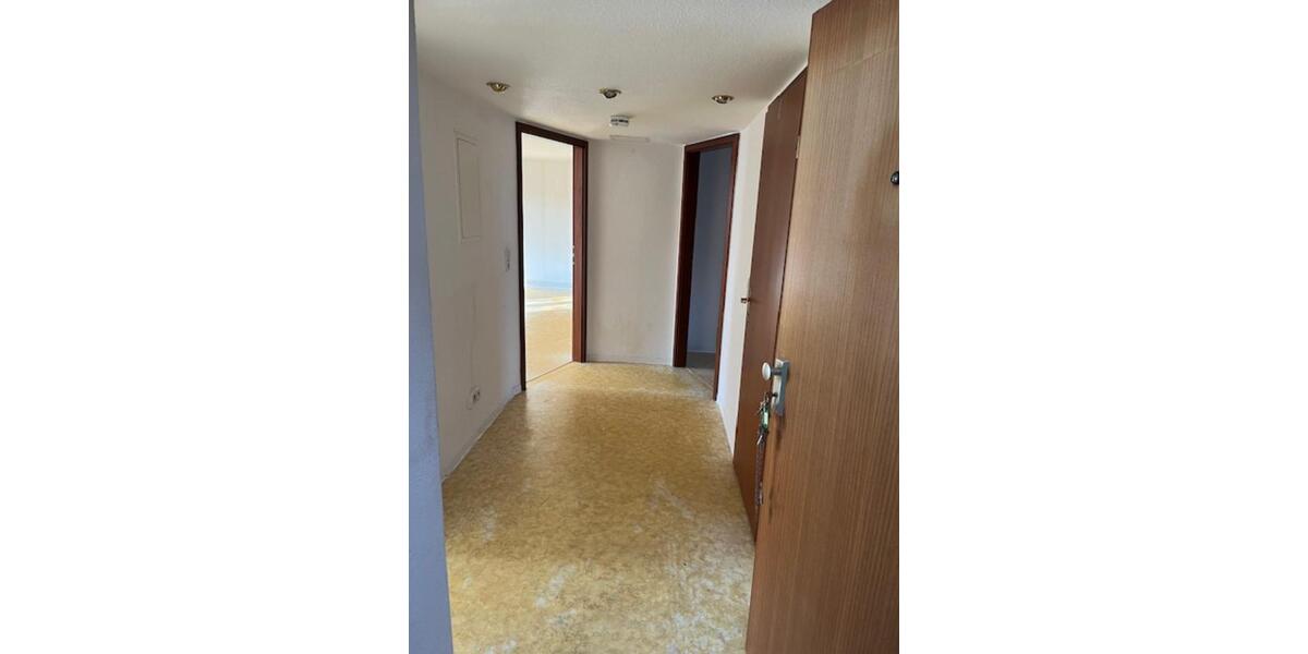Dachgeschoßwohnung Schönebeck (Elbe) - 3 Zimmer, 71 m&sup2;, 420&euro; | Angebot:24661257