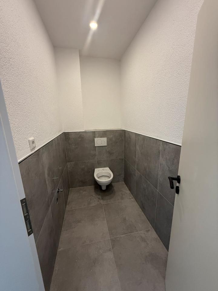 Schöne helle Wohnung in Worms - Rheindürkheim zu vermieten.