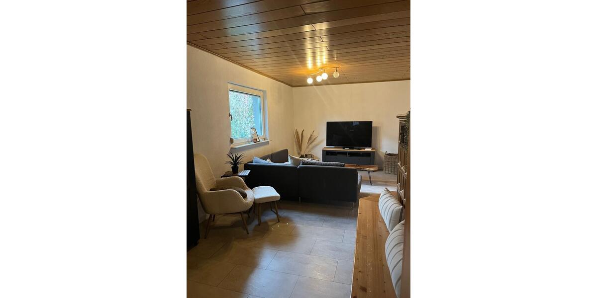 Einfamilienhaus Karlstadt - 5 Zimmer, 190 m&sup2;, 990&euro; | Angebot:26021987