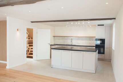 Wohnung Hungen - 4 Zimmer, 175 m&sup2;, 1.750&euro; | Angebot:26974137