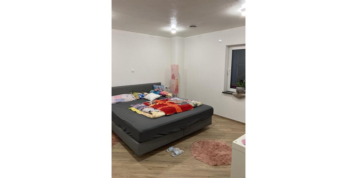 Erdgeschoßwohnung Straßberg - 4 Zimmer, 118 m&sup2;, 1.000&euro; | Angebot:25510143