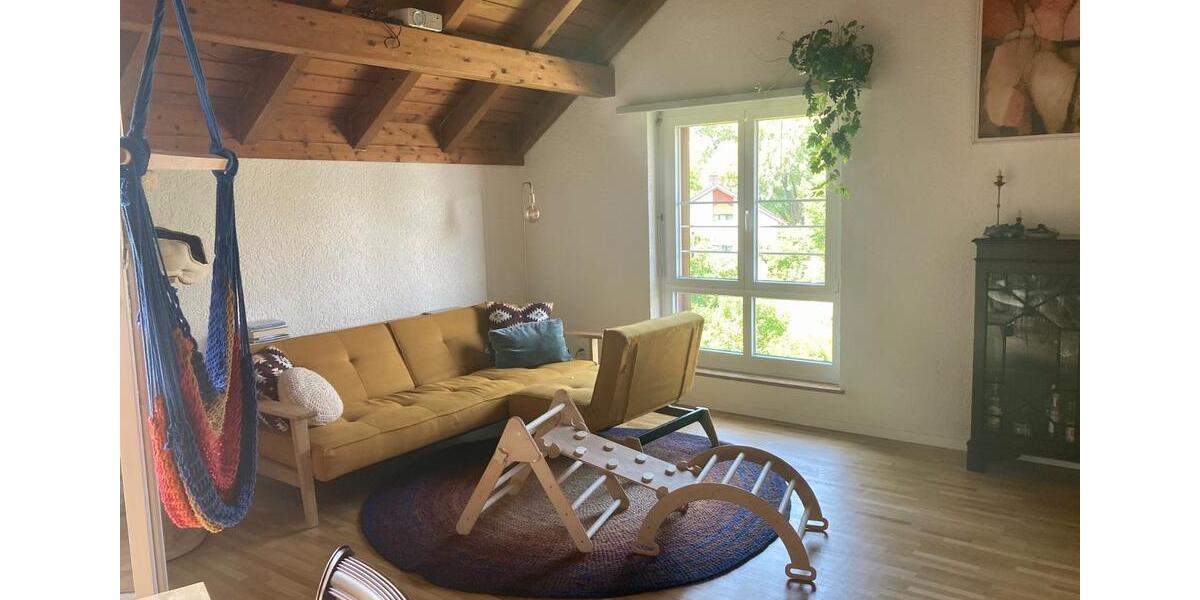 Dachgeschoßwohnung Konstanz Allmannsdorf - 5.5 Zimmer, 120 m&sup2;, 2.000&euro; | Angebot:24690431