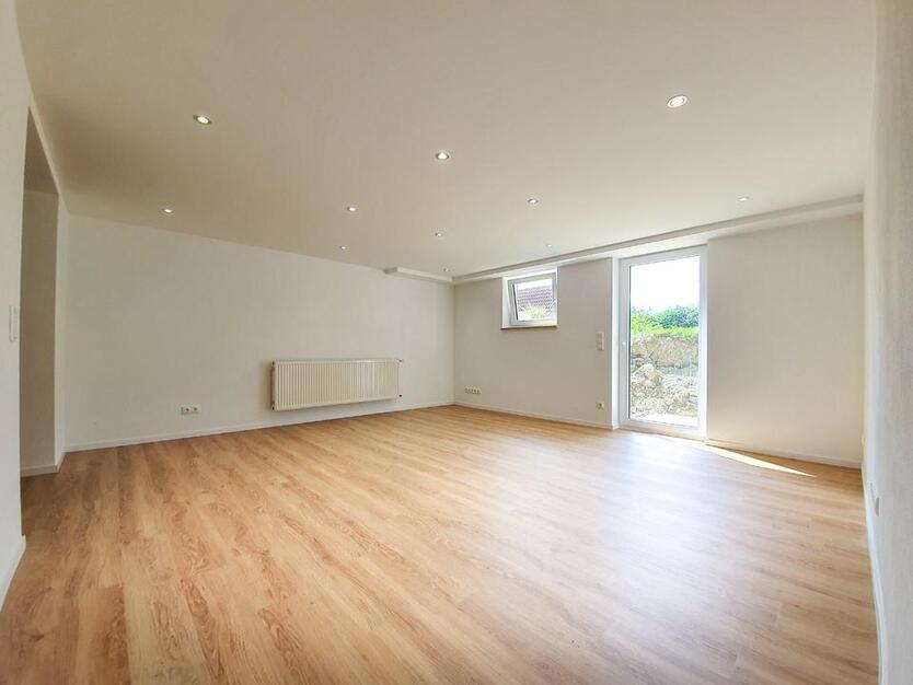 Freundliche 3-Zimmer-Wohnung mit EBK und Terrasse im Ahorntal