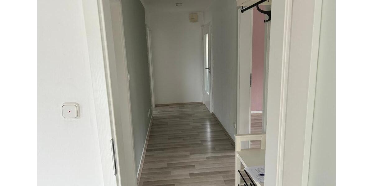 Dachgeschoßwohnung Siegen - 3 Zimmer, 64 m&sup2;, 680&euro; | Angebot:24886251