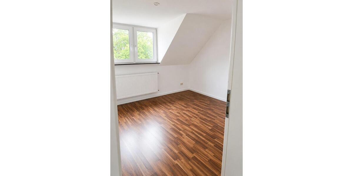 Dachgeschoßwohnung Krefeld Dießem - 3 Zimmer, 64 m&sup2;, 590&euro; | Angebot:26547036