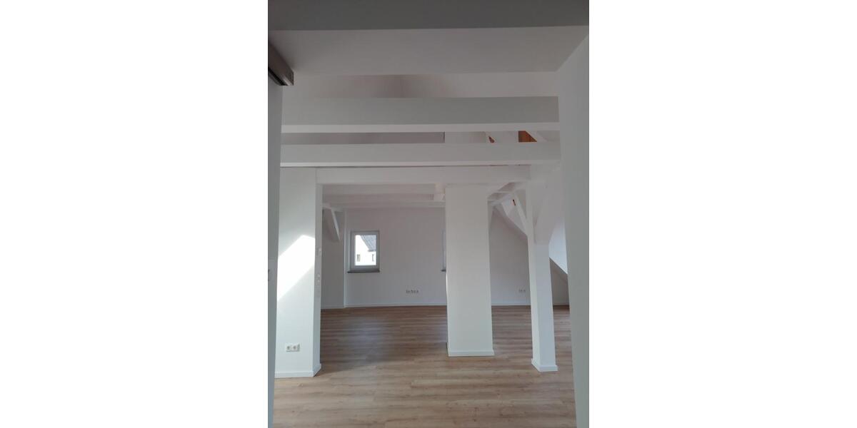 Dachgeschoßwohnung Creußen - 2 Zimmer, 67 m&sup2;, 894&euro; | Angebot:25855042