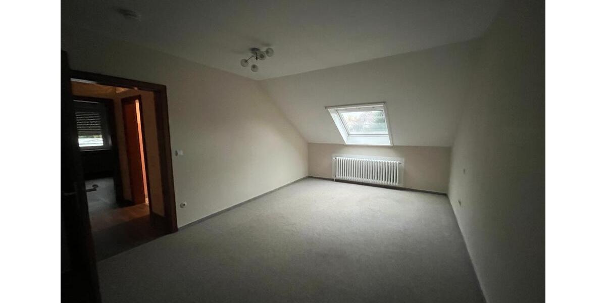 Dachgeschoßwohnung Lübbecke - 3.5 Zimmer, 110 m&sup2;, 950&euro; | Angebot:25514530