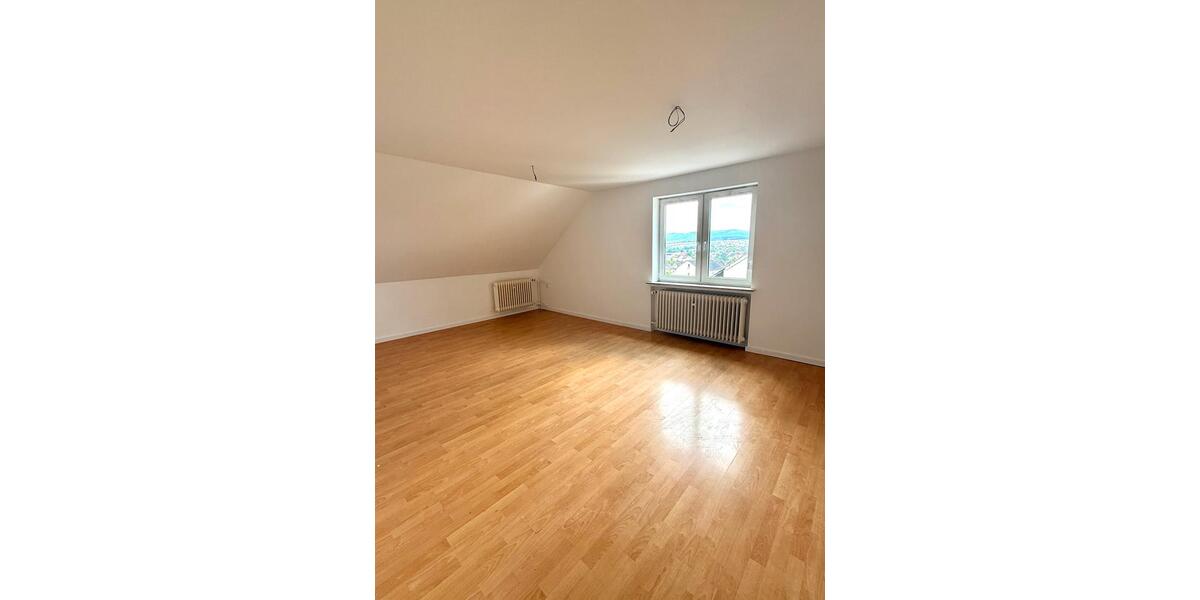 Dachgeschoßwohnung Vellmar - 3 Zimmer, 90 m&sup2;, 570&euro; | Angebot:25207227