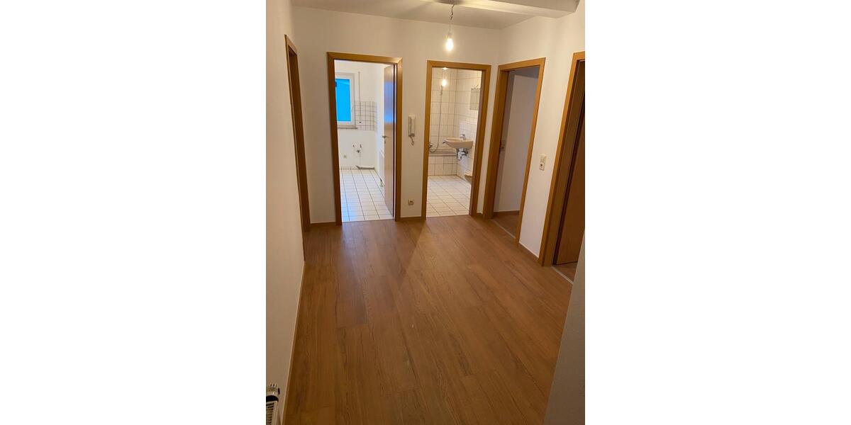 Etagenwohnung Mosbach - 3 Zimmer, 77 m&sup2;, 843&euro; | Angebot:24857829