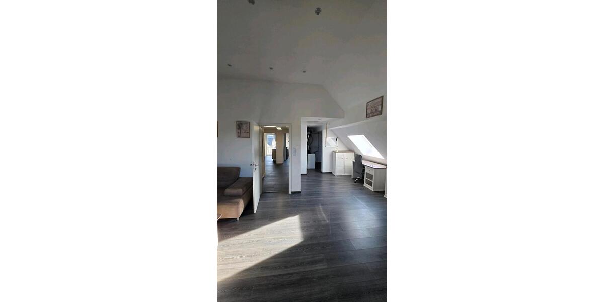 Dachgeschoßwohnung Burbach - 2 Zimmer, 76 m&sup2;, 900&euro; | Angebot:26305511