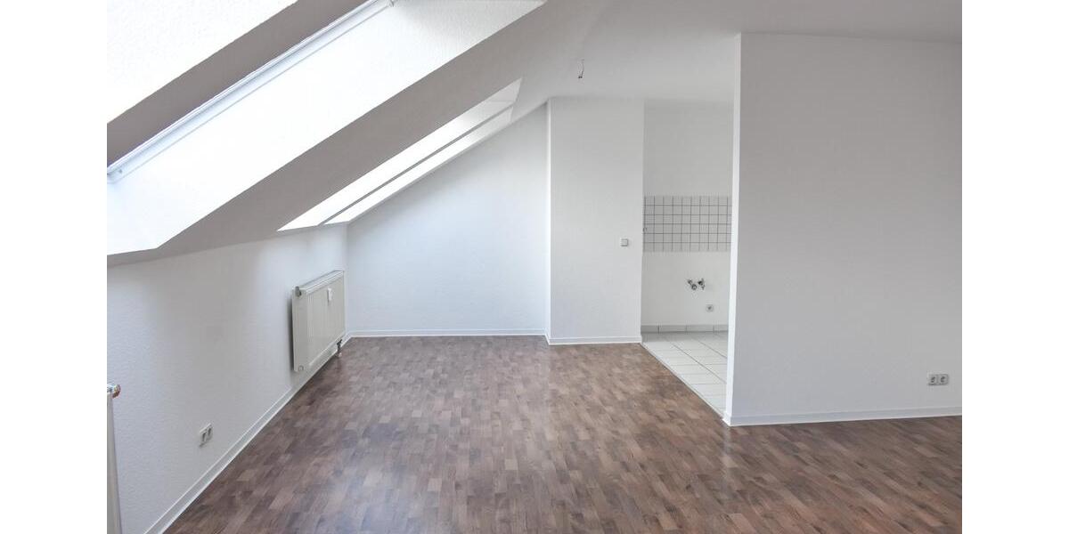 Dachgeschoßwohnung Plauen Altstadt - 3 Zimmer, 74 m&sup2;, 375&euro; | Angebot:24877917