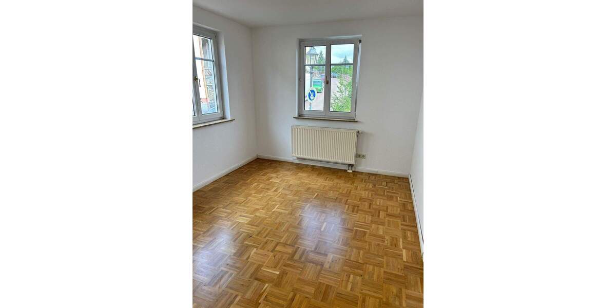 Etagenwohnung Augustusburg - 5 Zimmer, 137 m&sup2;, 825&euro; | Angebot:26037489