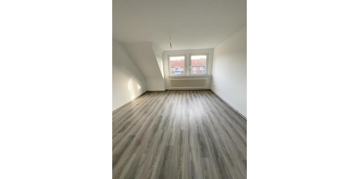 Dachgeschoßwohnung Wilhelmshaven Aldenburg - 4 Zimmer, 63 m&sup2;, 439&euro; | Angebot:26146059