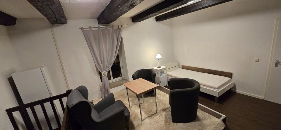 Erdgeschoßwohnung Rostock - 6 Zimmer, 150 m&sup2;, 150&euro; | Angebot:25806565