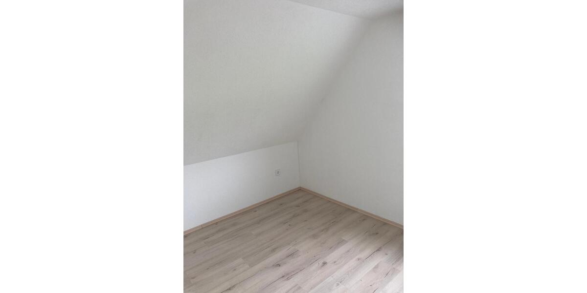 Dachgeschoßwohnung Eisenbach (Hochschwarzwald) - 4 Zimmer, 80 m&sup2;, 700&euro; | Angebot:25760671