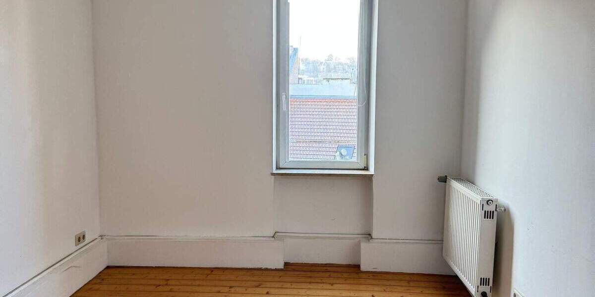 Etagenwohnung Saarbrücken St Johann - 4 Zimmer, 100 m&sup2;, 1.100&euro; | Angebot:24367917