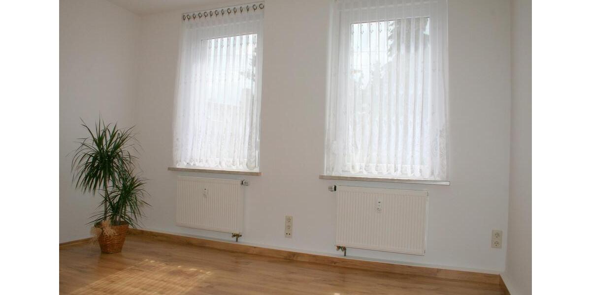 Erdgeschoßwohnung Gersdorf - 2 Zimmer, 57 m&sup2;, 300&euro; | Angebot:24627469