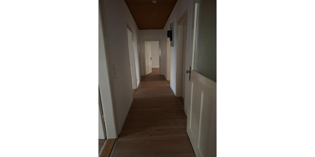 Etagenwohnung Lahr (Schwarzwald) - 4 Zimmer, 103 m&sup2;, 1.100&euro; | Angebot:24966177