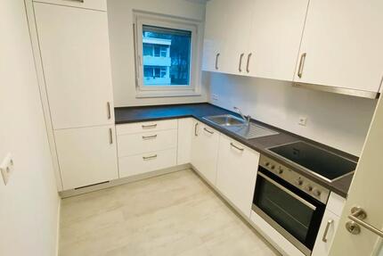 ++01.02.++ 4-Zi-Wohnung mit Einbauküche, Balkon und Gäste-WC 4 zimmer