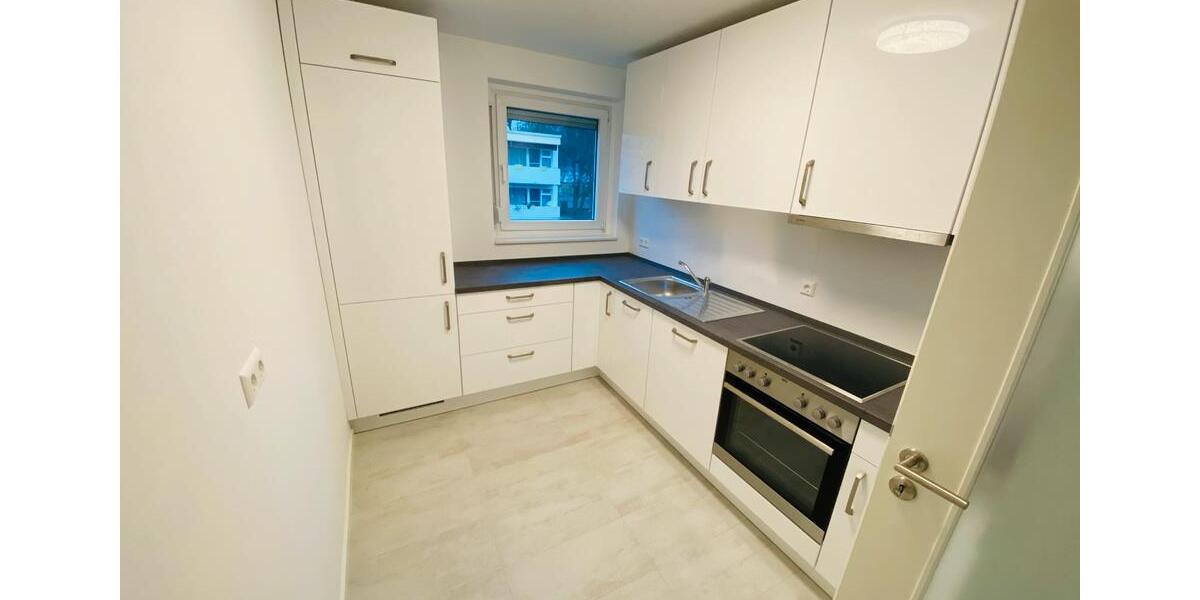 ++01.02.++ 4-Zi-Wohnung mit Einbauküche, Balkon und Gäste-WC 4 zimmer