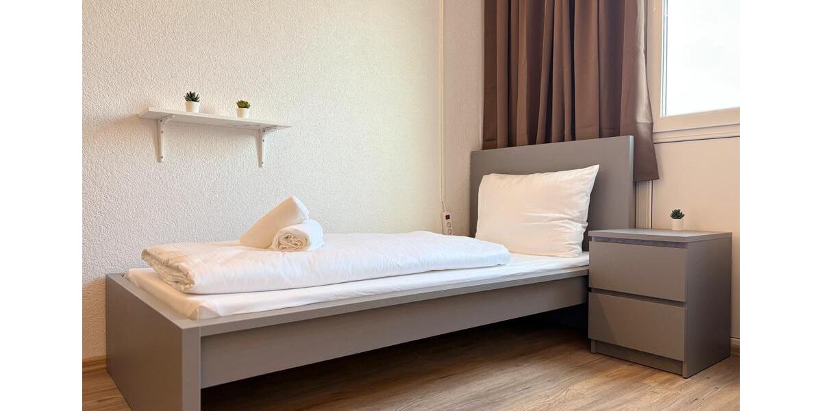 Wohnen auf Zeit Gronau (Westfahlen) - 100 Zimmer, 200 m&sup2;, 15&euro; | Angebot:25791851