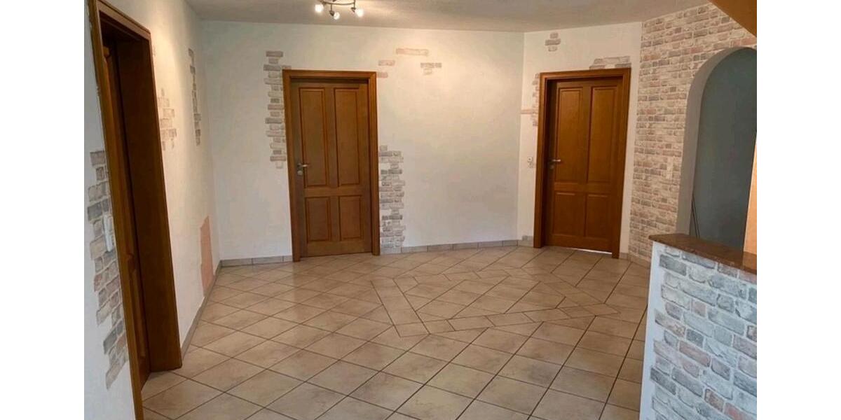 Dachgeschoßwohnung Friesoythe - 5 Zimmer, 160 m&sup2;, 1.450&euro; | Angebot:26499206