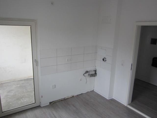 Helle, renovierte 2-Zimmer-Wohnung mit Balkon wartet auf Sie! zimmer