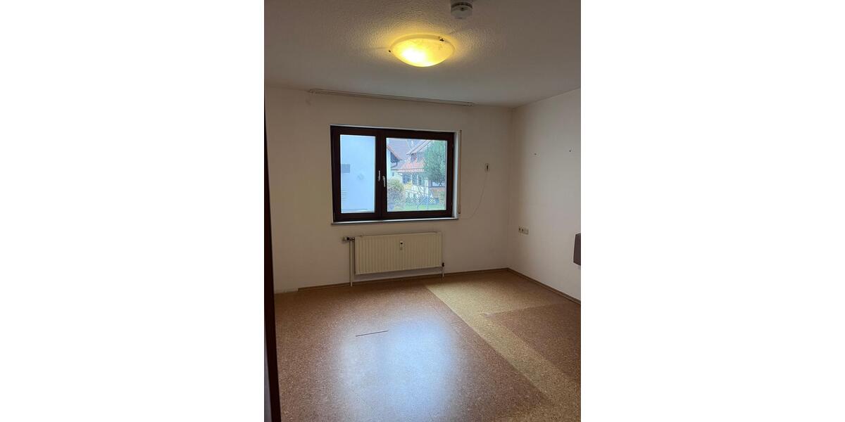 Erdgeschoßwohnung Albstadt - 3.5 Zimmer, 86 m&sup2;, 700&euro; | Angebot:24767536