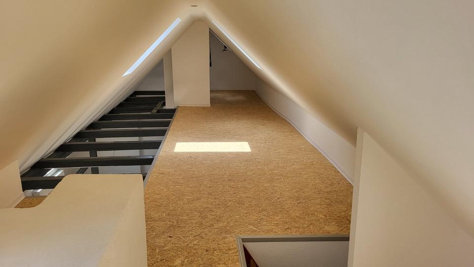 Dachgeschoßwohnung Zeitz - 3 Zimmer, 82 m&sup2;, 440&euro; | Angebot:25974887