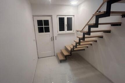 Wohnung zu vermieten 750€. Wasser und Strom separat. 2 zimmer