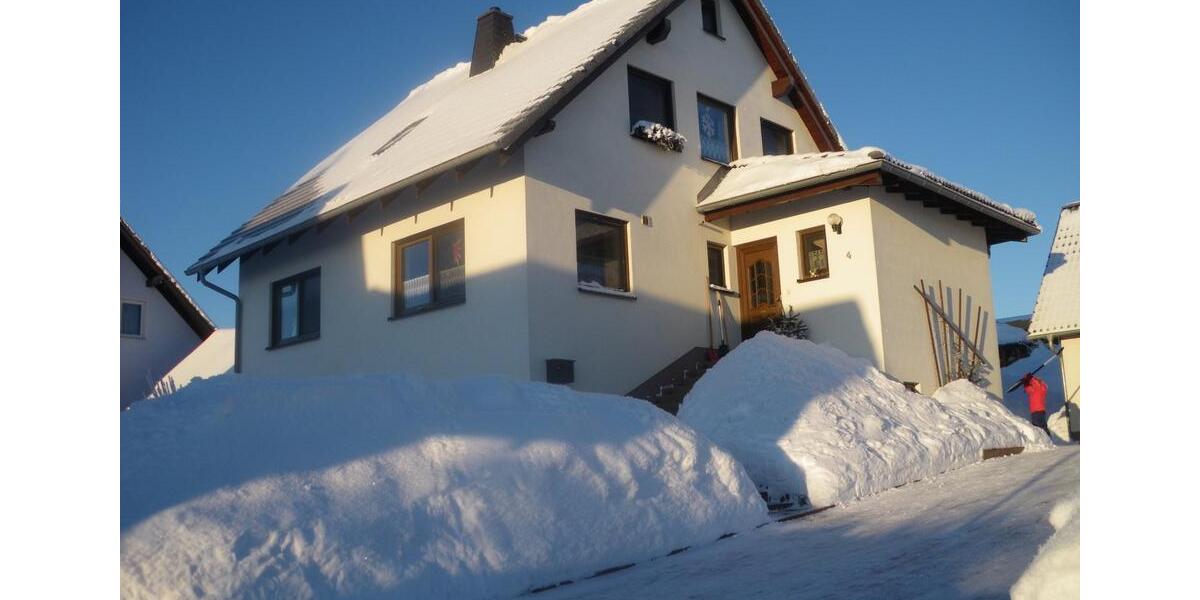 Etagenwohnung Gefell - 6 Zimmer, 180 m&sup2;, 320&euro; | Angebot:26020431