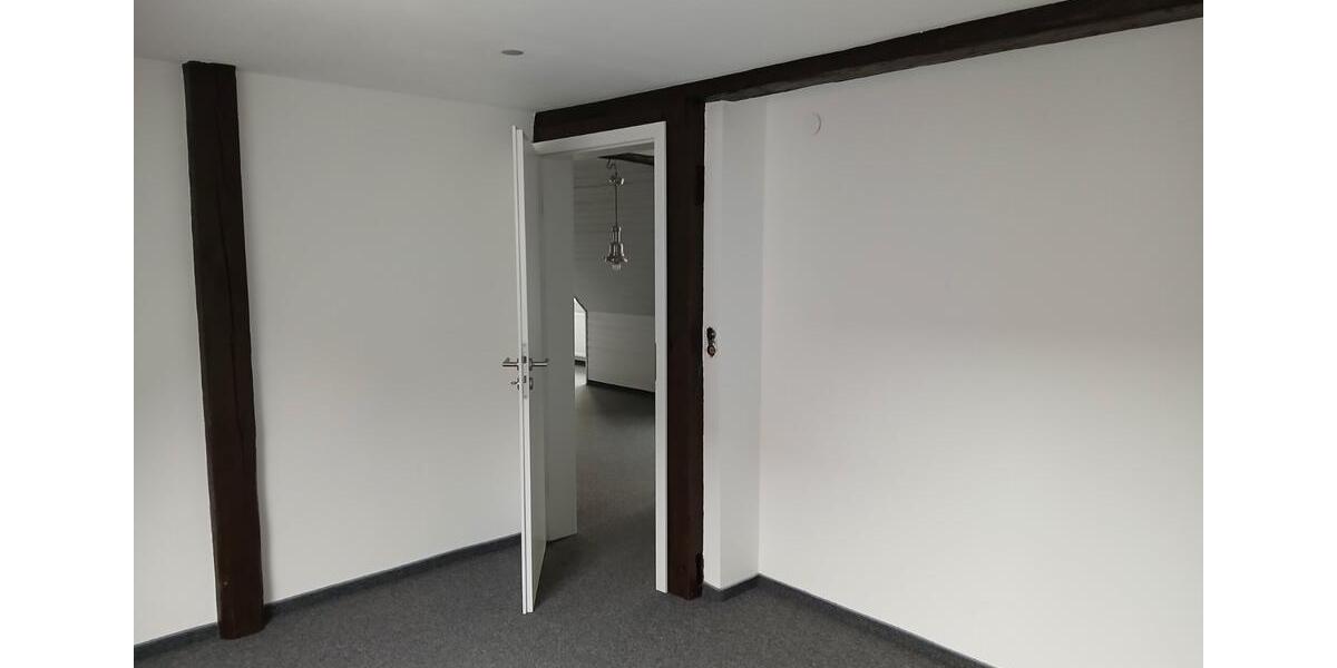 Dachgeschoßwohnung Hameln Kernstadt - 2.5 Zimmer, 70 m&sup2;, 630&euro; | Angebot:26038865