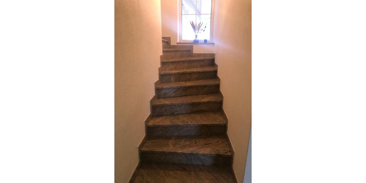 Einfamilienhaus Buch - 6 Zimmer, 183 m&sup2;, 2.200&euro; | Angebot:25098097